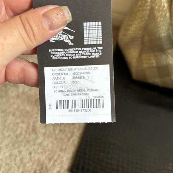 Beautiful Burberry SG Grain Metallic Small Canterbury Tote in Gold. - Picture 8 of 8